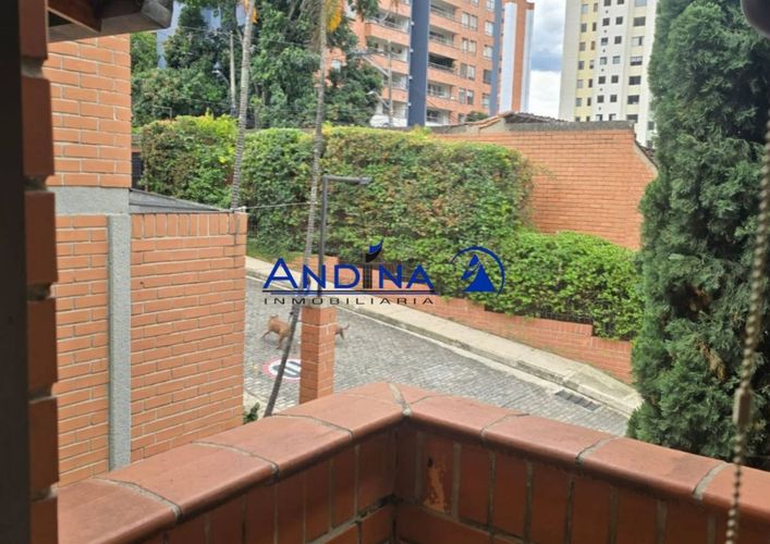 Casa de 3 alcobas en venta en Loma De Los Bernal, Medellín, 190 m² · foto 20 de 20