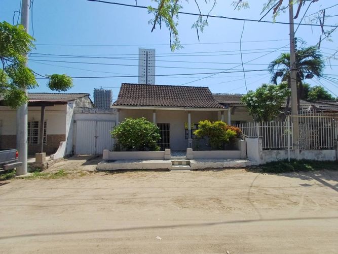Casa de 3 alcobas en venta en Torices, Cartagena, 500 m² · foto 2 de 10