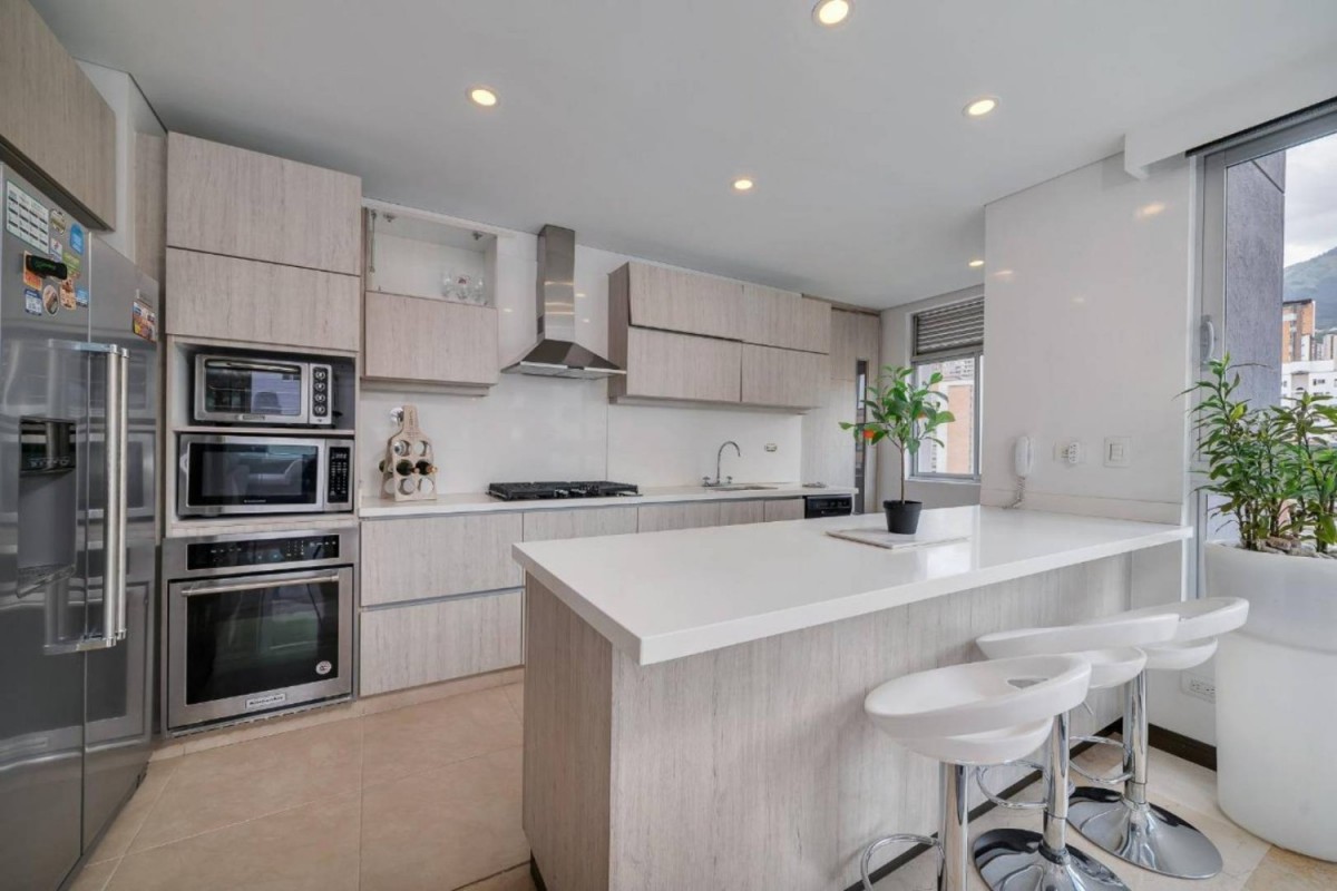 Apartamento en arriendo en Castropol, Medellín · foto 8 de 19