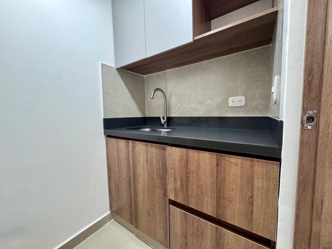 Oficina en arriendo en El Poblado, Medellín, 37 m² · foto 5 de 8