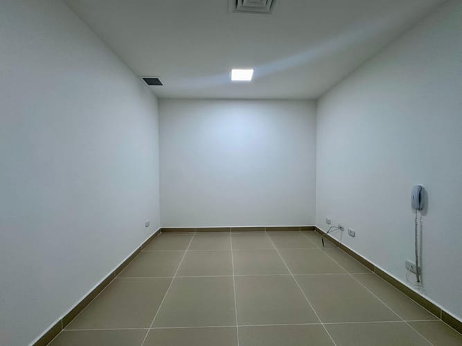 Oficina en arriendo en El Poblado, Medellín, 37 m² · foto 7 de 8
