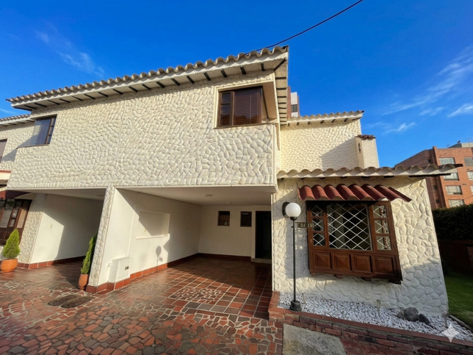 Casa de 4 alcobas en venta en Belmira, Bogotá, 159 m² · foto 2 de 24