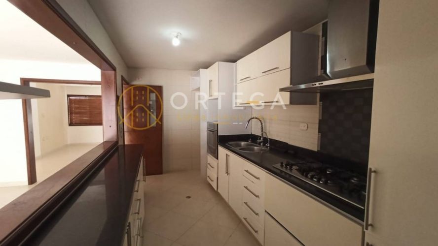 Casa de 4 alcobas en venta en Anillo Vial, Floridablanca, 234 m² · foto 8 de 24