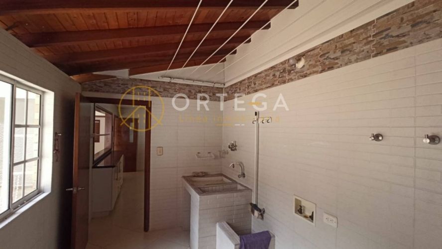 Casa de 4 alcobas en venta en Anillo Vial, Floridablanca, 234 m² · foto 9 de 24