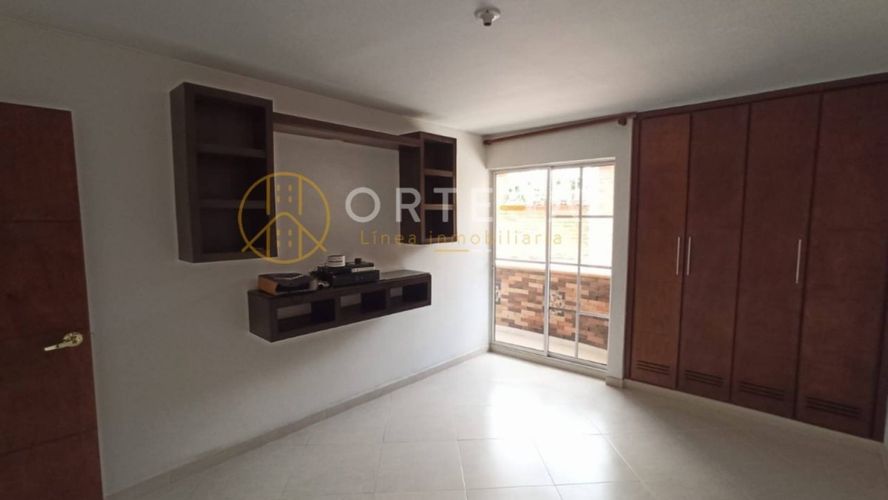 Casa de 4 alcobas en venta en Anillo Vial, Floridablanca, 234 m² · foto 13 de 24