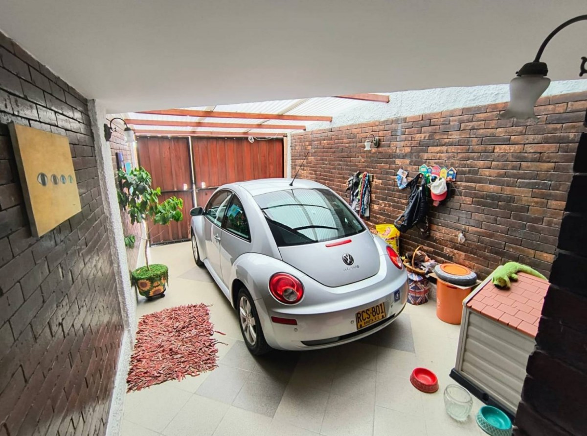 Casa en venta en San Jose De Bavaria, Bogotá · foto 4 de 24