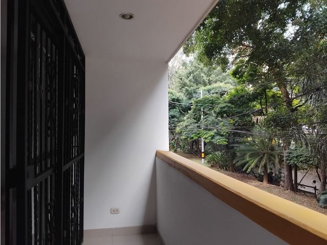 Apartamento de 3 alcobas en arriendo en Conquistadores, Medellín, 90 m² · foto 3 de 24