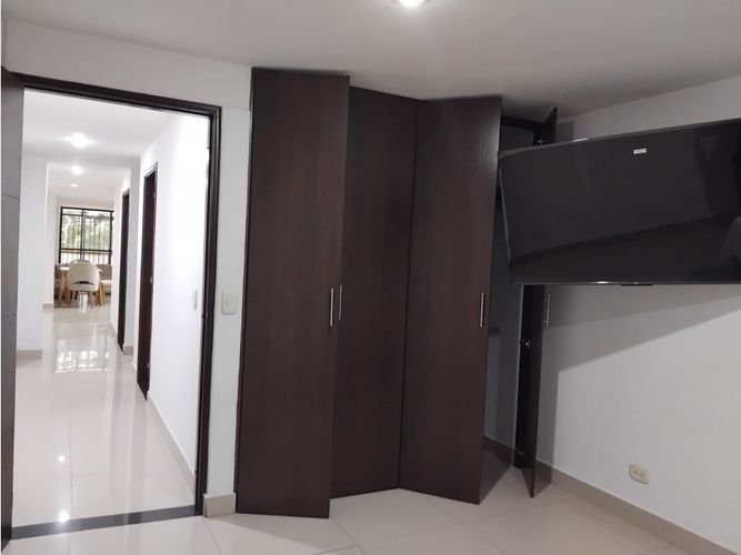 Apartamento de 3 alcobas en arriendo en Conquistadores, Medellín, 90 m² · foto 23 de 24