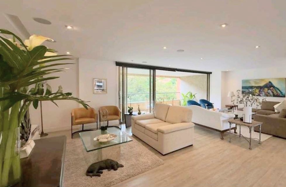 Apartment for sale in El Poblado, Medellín 3