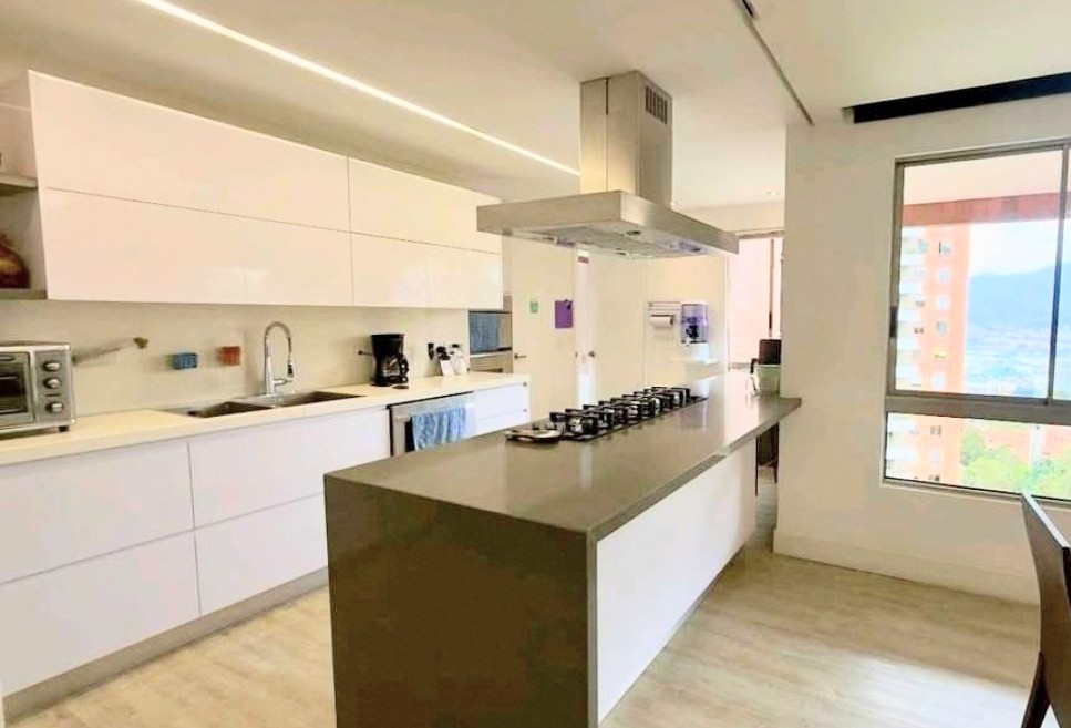 Apartment for sale in El Poblado, Medellín 5