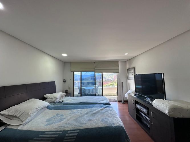Apartamento de 3 alcobas en venta en El Poblado, Medellín, 212 m² · foto 15 de 20