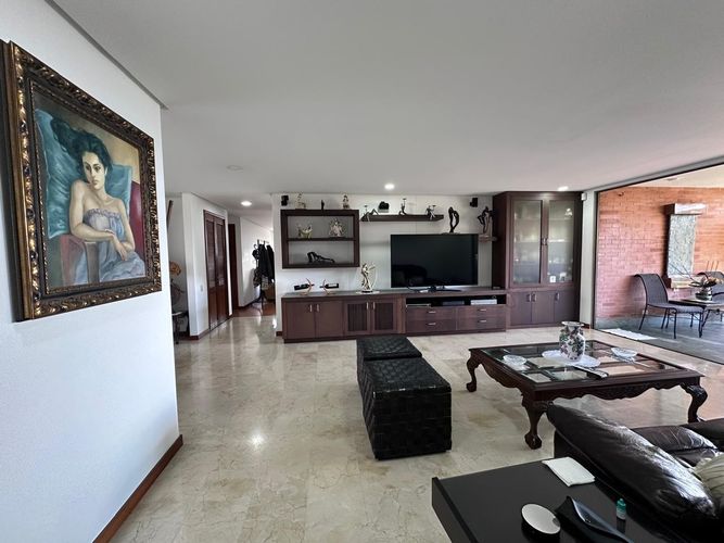 Apartamento de 3 alcobas en venta en El Poblado, Medellín, 212 m² · foto 6 de 20
