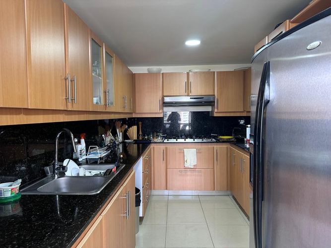 Apartamento de 3 alcobas en venta en El Poblado, Medellín, 212 m² · foto 8 de 20