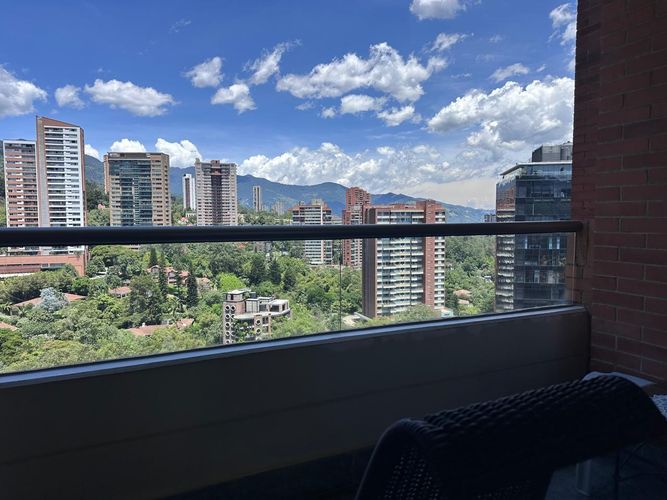Apartamento de 3 alcobas en venta en El Poblado, Medellín, 212 m² · foto 20 de 20
