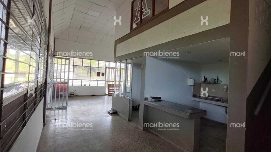 Bodega en arriendo en Vereda Zungo Carretera, Apartado, 4300 m² · foto 3 de 24