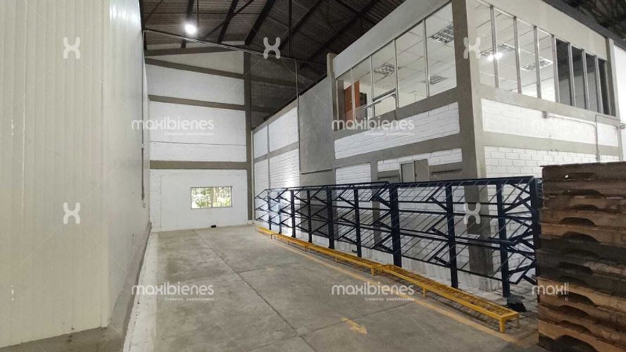Bodega en arriendo en Vereda Zungo Carretera, Apartado, 4300 m² · foto 8 de 24