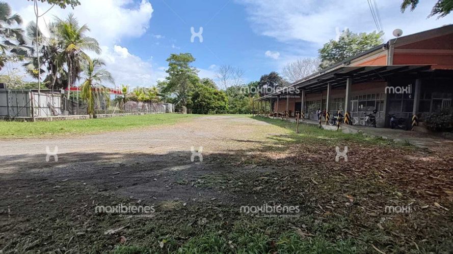 Bodega en arriendo en Vereda Zungo Carretera, Apartado, 4300 m² · foto 19 de 24