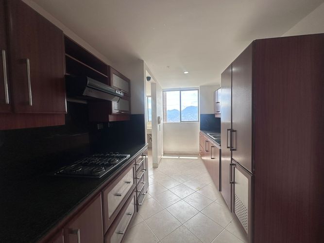 Apartamento de 4 alcobas en venta en El Poblado, Medellín, 170 m² · foto 5 de 19