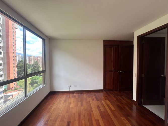 Apartamento de 4 alcobas en venta en El Poblado, Medellín, 170 m² · foto 8 de 19