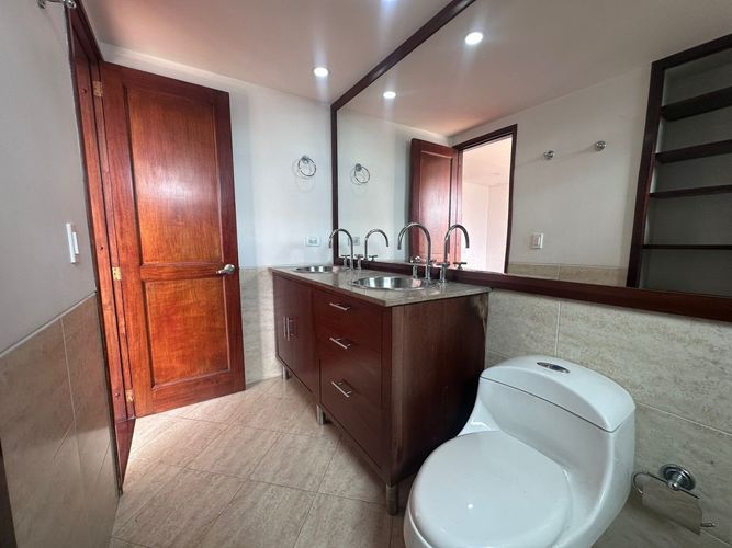 Apartamento de 4 alcobas en venta en El Poblado, Medellín, 170 m² · foto 18 de 19