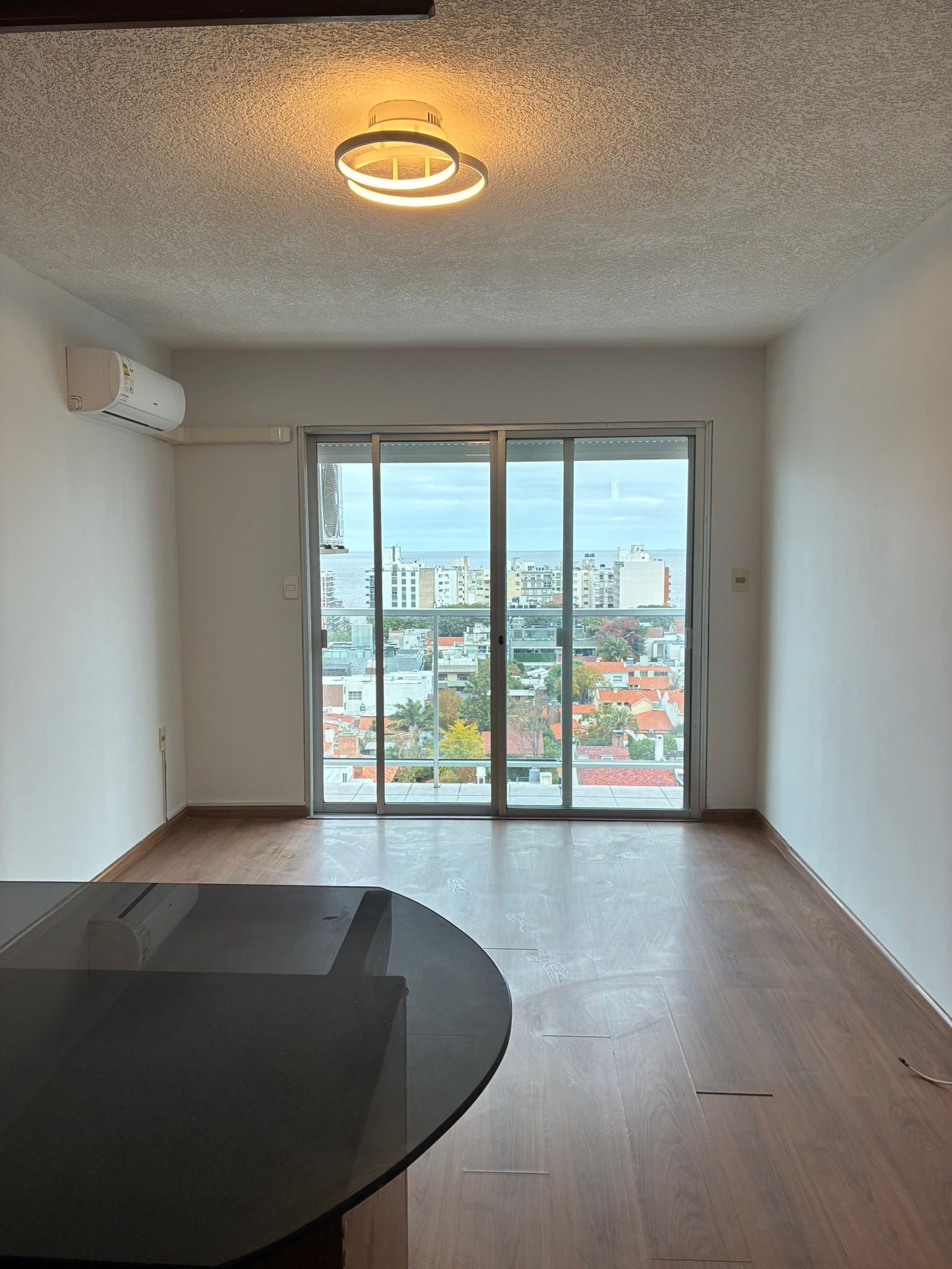 Alquiler monoambiente con terraza vista Pocitos Nuevo piso 10