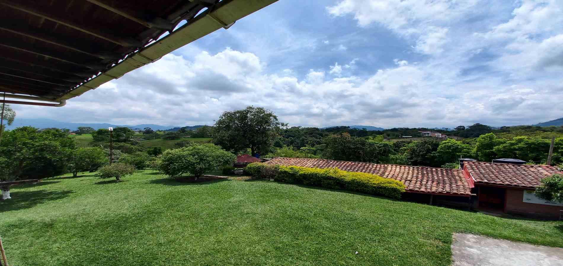 Casa en venta en La Bella, Pereira · foto 2 de 24