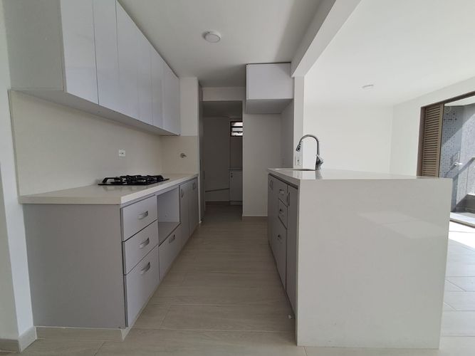 Apartamento de 2 alcobas en arriendo en Rionegro, 80 m² · foto 2 de 11