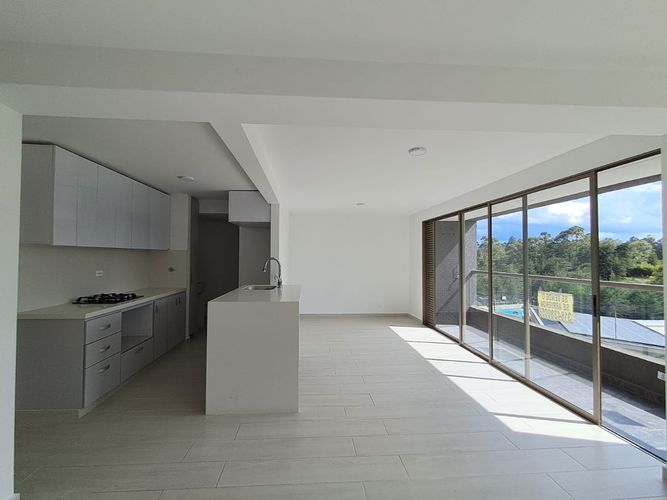 Apartamento de 2 alcobas en arriendo en Rionegro, 80 m² · foto 3 de 11