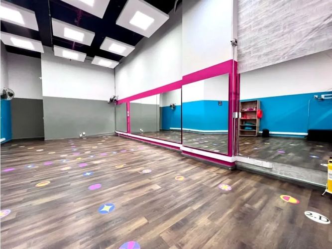 Local en venta en El Poblado, Medellín, 72 m² · foto 4 de 6