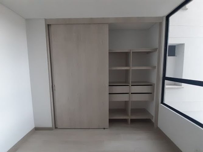 Apartamento de 3 alcobas en arriendo en Loma Del Escobero, Envigado, 147 m² · foto 2 de 17