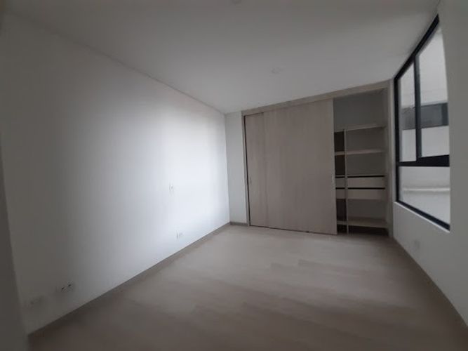 Apartamento de 3 alcobas en arriendo en Loma Del Escobero, Envigado, 147 m² · foto 3 de 17
