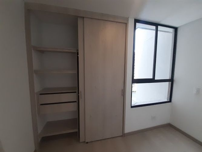 Apartamento de 3 alcobas en arriendo en Loma Del Escobero, Envigado, 147 m² · foto 9 de 17