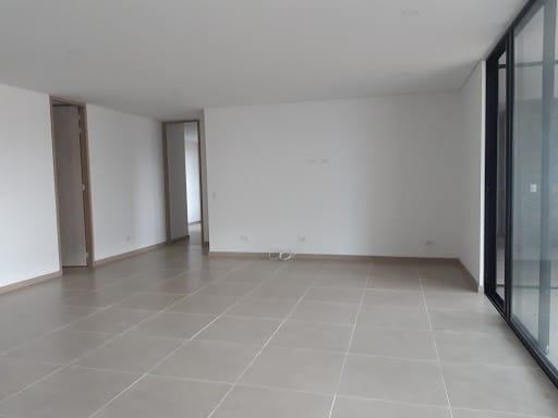 Apartamento de 3 alcobas en arriendo en Loma Del Escobero, Envigado, 147 m² · foto 12 de 17