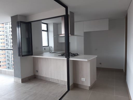 Apartamento de 3 alcobas en arriendo en Loma Del Escobero, Envigado, 147 m² · foto 14 de 17
