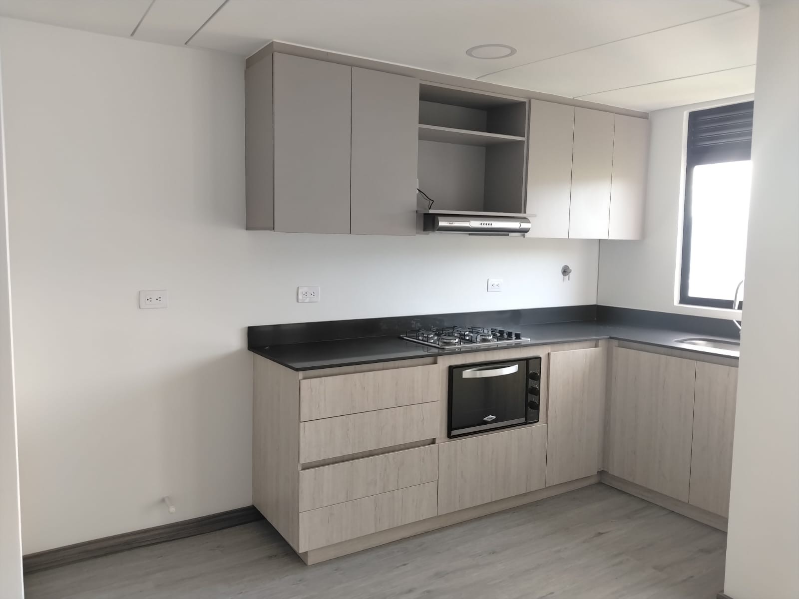 Apartamento en arriendo en El Poblado, Medellín · foto 4 de 20