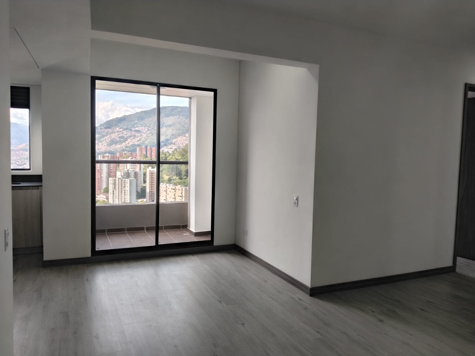 Apartamento en arriendo en El Poblado, Medellín · foto 2 de 20