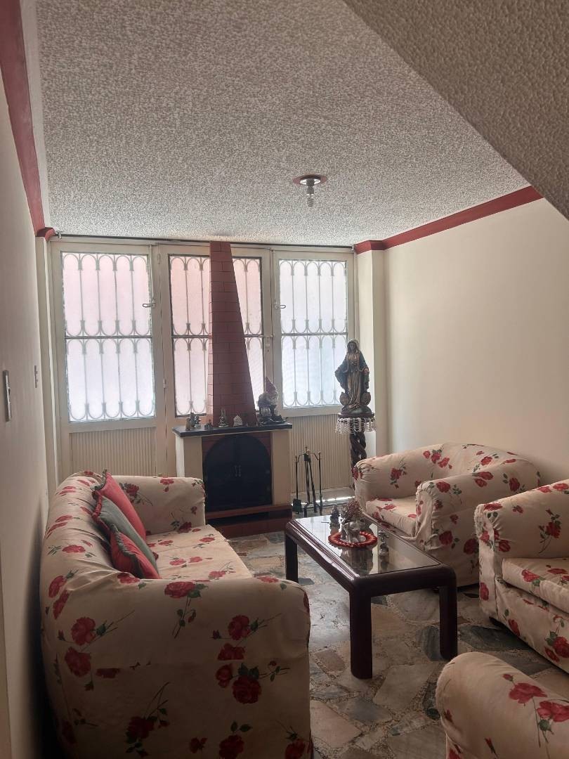 Casa en venta en Valladolid, Bogotá · foto 3 de 24