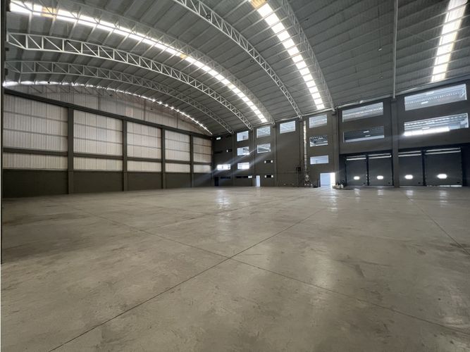 Bodega en arriendo en Siberia, Cota, 3289 m² · foto 3 de 24