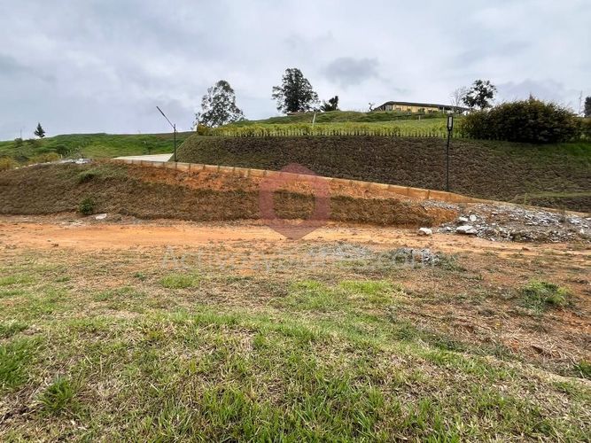 Lote en venta en Centro, Rionegro, 2128 m² · foto 4 de 9