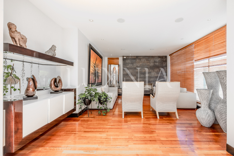 Casa de 5 alcobas en venta en Santa Barbara Alta, Bogotá, 905 m² · foto 3 de 20