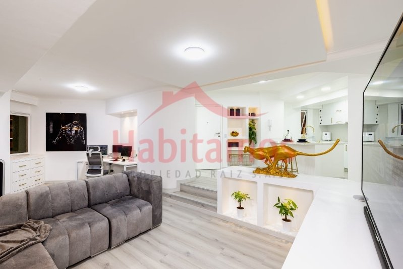 Apartaestudio for sale in La candelaria, Medellín 2