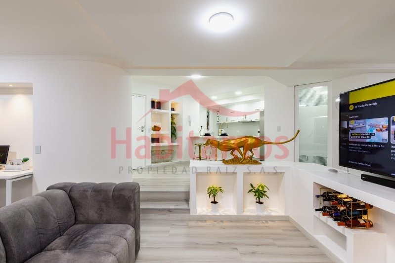 Apartaestudio for sale in La candelaria, Medellín 3