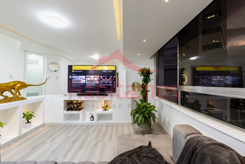 Apartaestudio for sale in La candelaria, Medellín 4