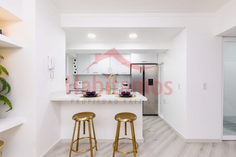Apartaestudio for sale in La candelaria, Medellín 5