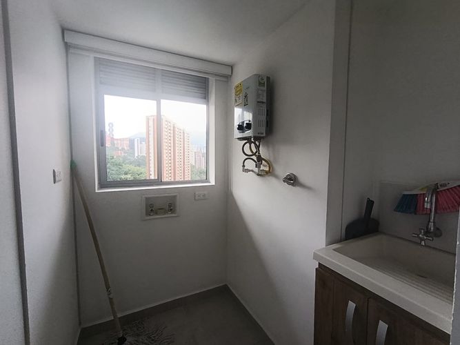Apartamento de 2 alcobas en arriendo en Las Lomitas, Sabaneta, 70 m² · foto 3 de 20