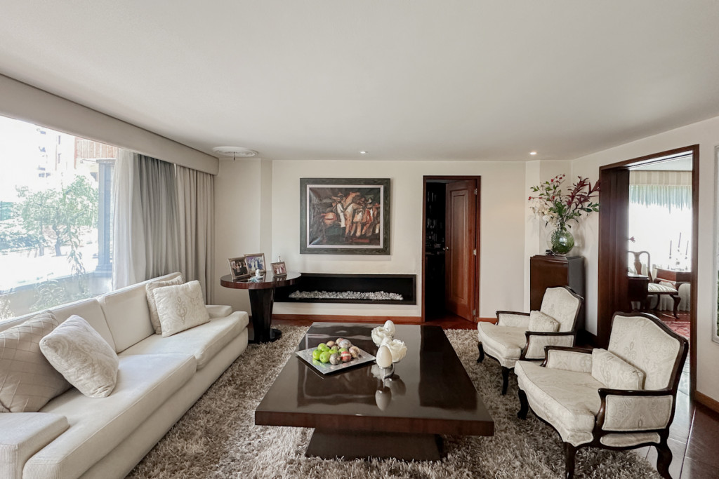 Apartamento en venta en El Refugio, Bogotá · foto 3 de 24