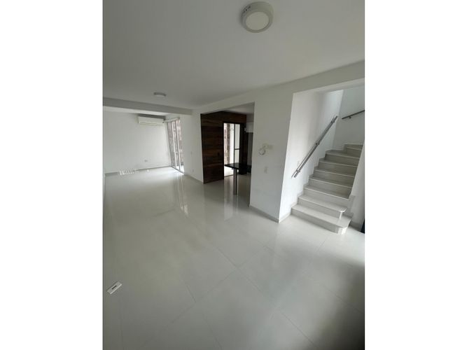 Casa de 3 alcobas en venta en Valle Del Lili, Cali, 98 m² · foto 2 de 24