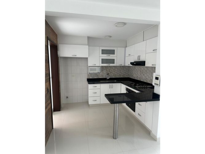 Casa de 3 alcobas en venta en Valle Del Lili, Cali, 98 m² · foto 4 de 24