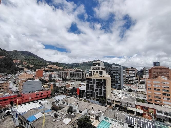Apartaestudio en venta en Santa Barbara Oriental, Bogotá, 24 m² · foto 2 de 8