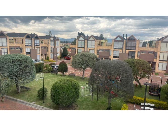 Casa de 3 alcobas en venta en Portales De Chia, Chía, 158 m² · foto 2 de 24